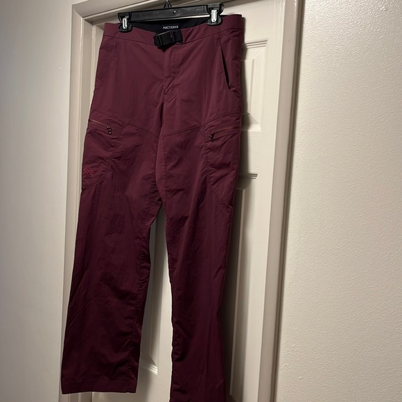 Arc’teryx Women’s pants size 10, inseam 32. - Picture 2 of 6